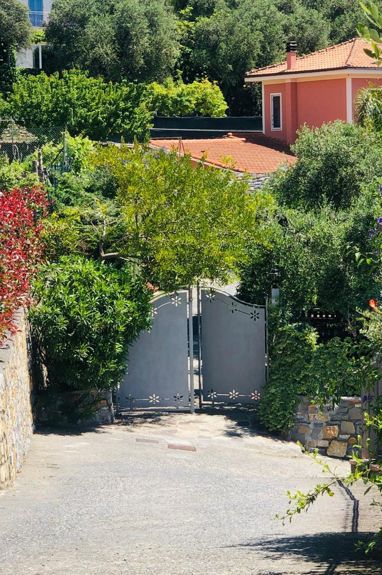 Le Jardin Sur Mer Avec Bike Et Mtb Tour Hotel Imperia Buitenkant foto